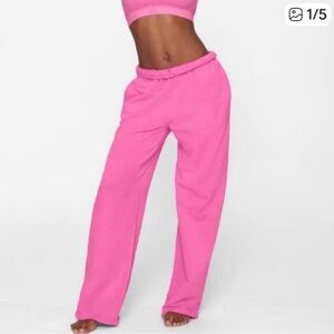 NWT! Skims Drapey French Terry Pant wide leg! Size sm